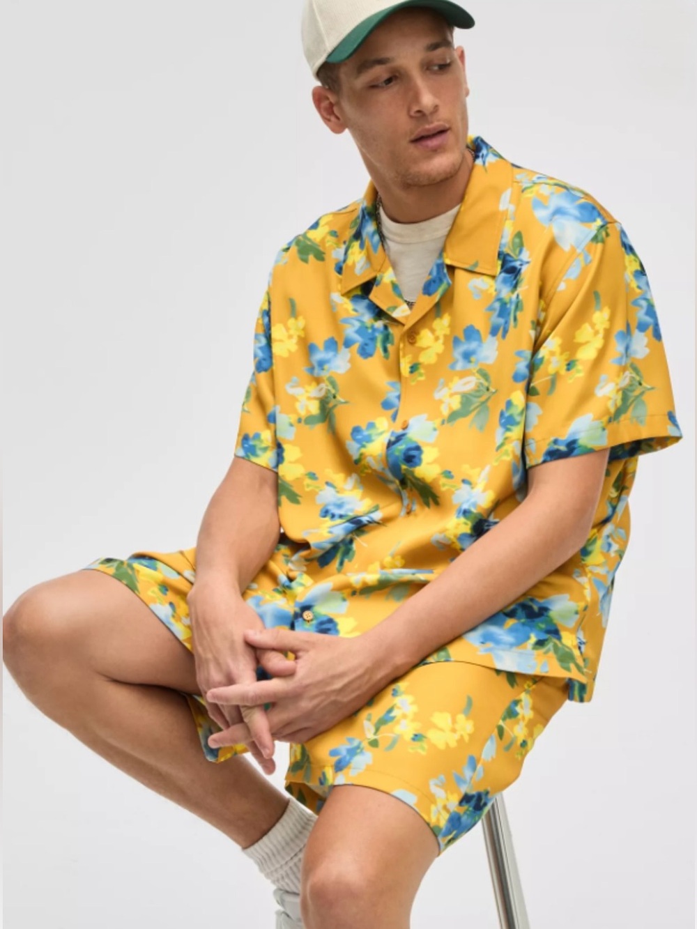 Mens NWT Sunset Button Up Relaxed Camp Shirt Own Your Look Mode of One Size MED